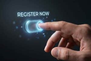 Finger drückt einen leuchtenden Schalter unter dem Schriftzug «Register now» – Symbolbild Transparenzregister Schweiz